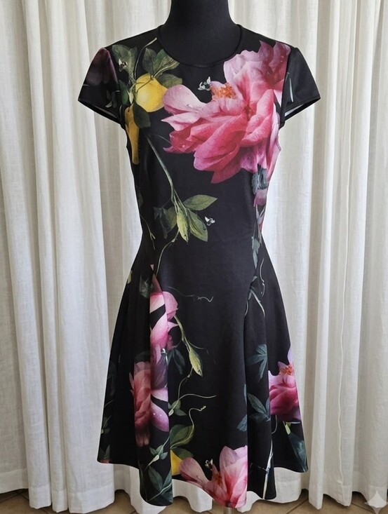 Ted Baker London Dresses & Skirts - Ted Baker Allisia skater dress in a black "Citrus Bloom" floral and lemon Print.
